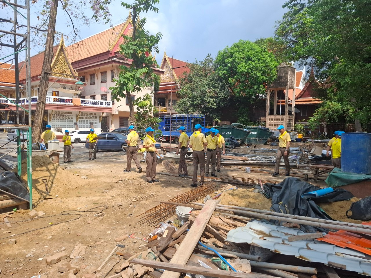 LINE ALBUM กิจกรรมจิตอาสา วัดหลักสี่ 250415 4