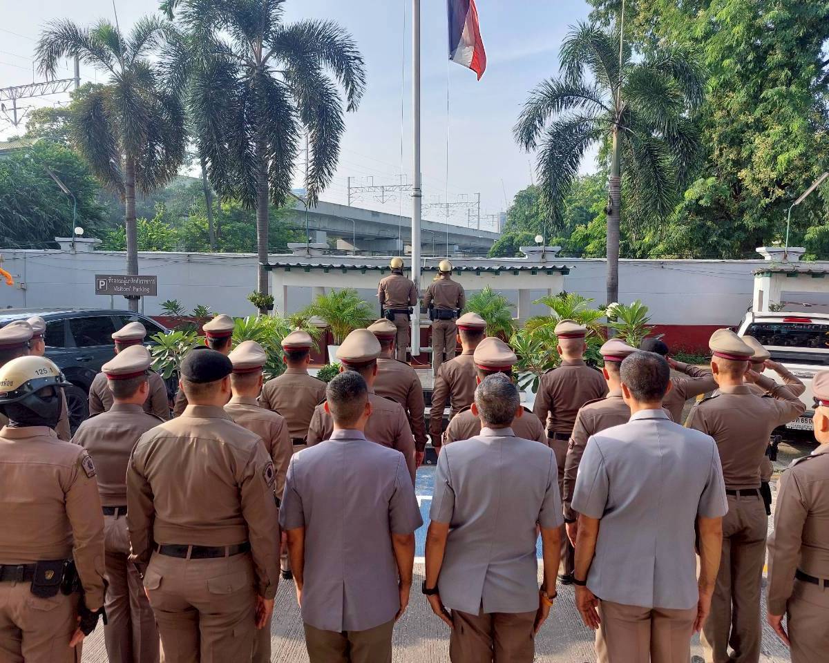 เข้าแถวเคารพธงชาติและเตรียมความพร้อมในการปฏิบัติหน้าที(21 ต.ค.68)